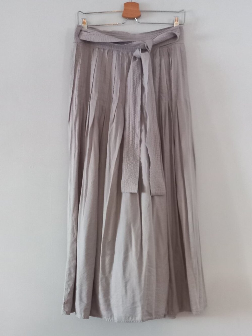 WILFRED dove grey pleated wrap skirt